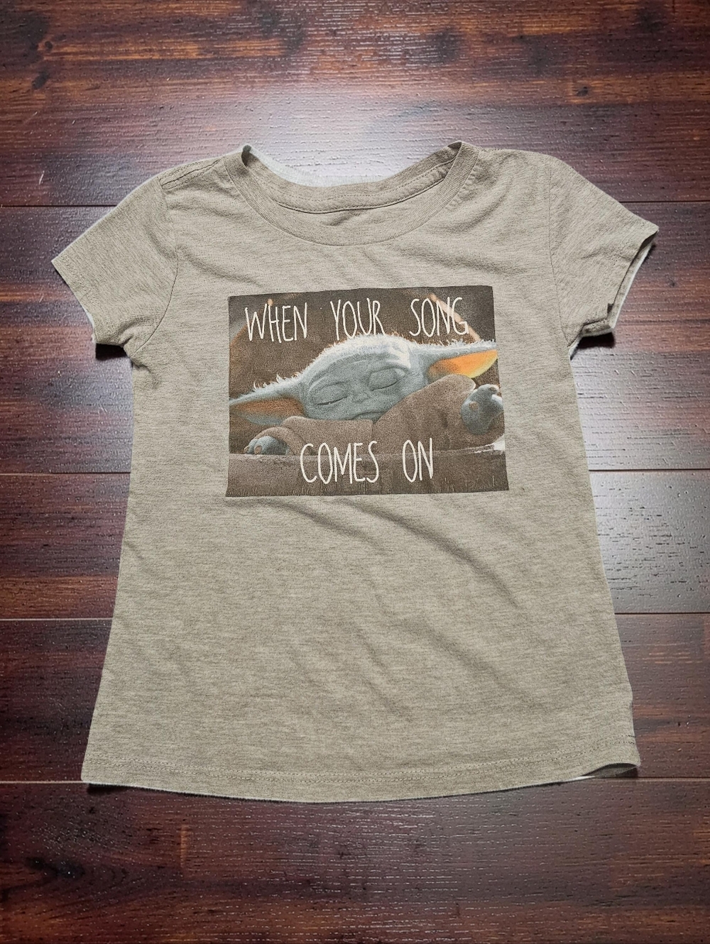 STAR WARS "THE CHILD" Black Logo Printed Grey Tee. Size XS 4/5.